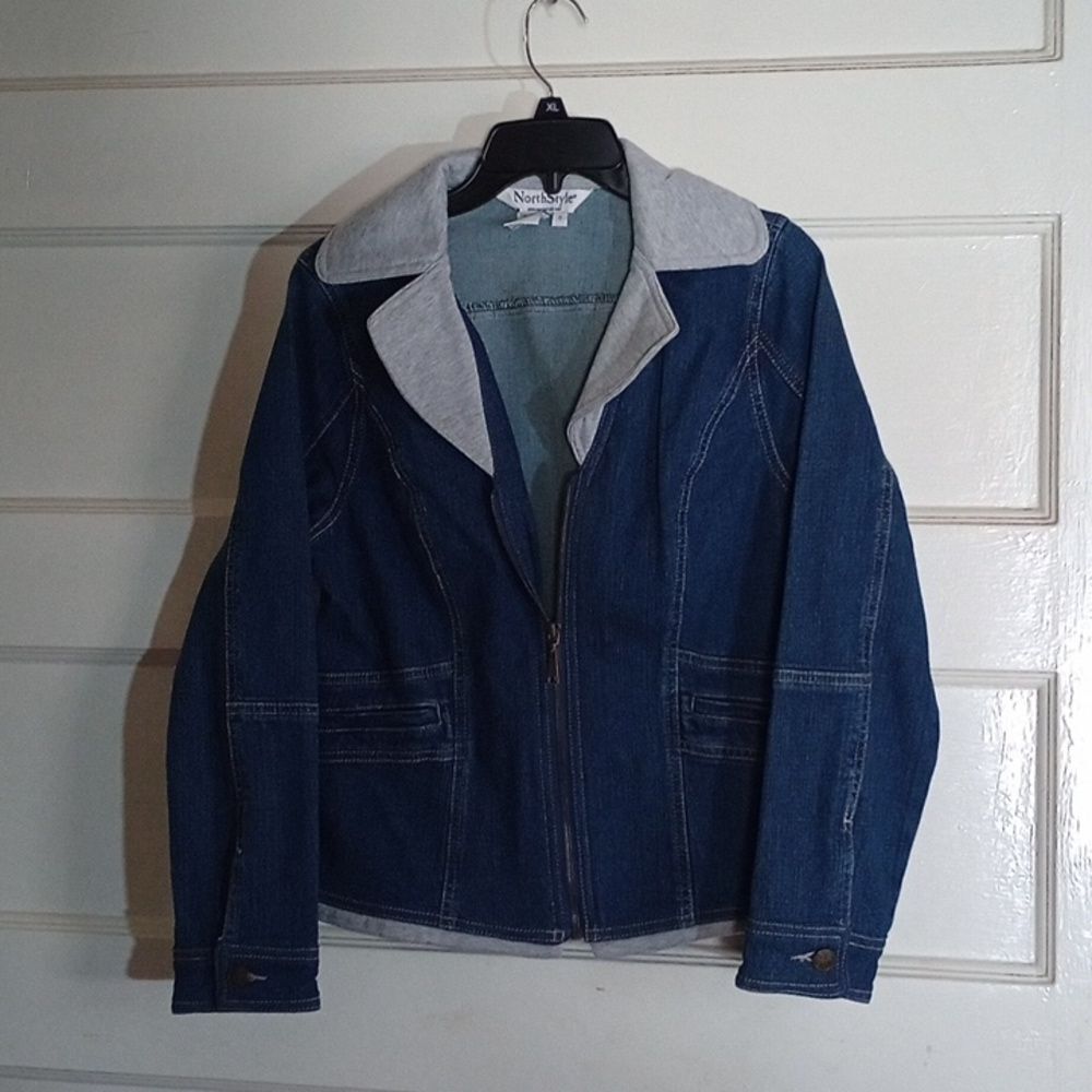 NorthStyle women's small denim jacket, like new